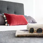 Ct 301 - Faro's Centro Apartman *