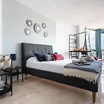 Ct 301 - Faro's Centro Apartman *